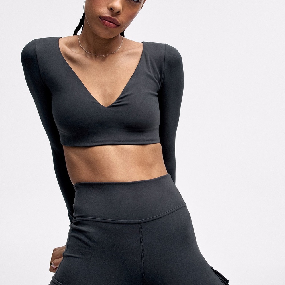 lululemon athletica Black Long Sleeve bra top size M NWT